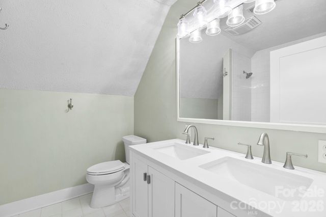 8 Fiver Lane, Asheville, NC 28803