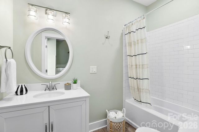 8 Fiver Lane, Asheville, NC 28803