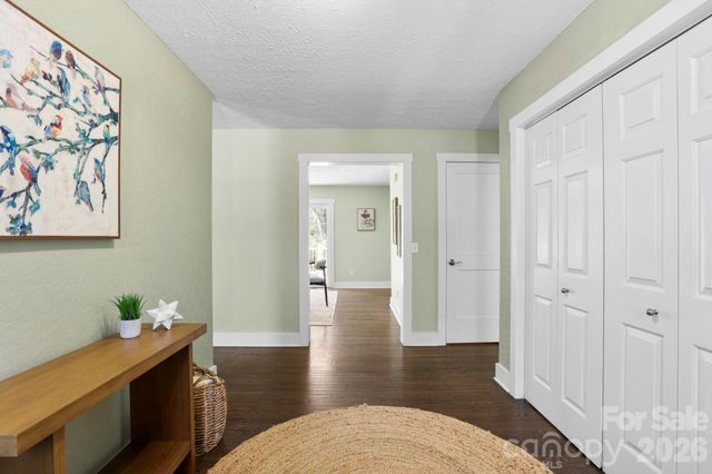 8 Fiver Lane, Asheville, NC 28803