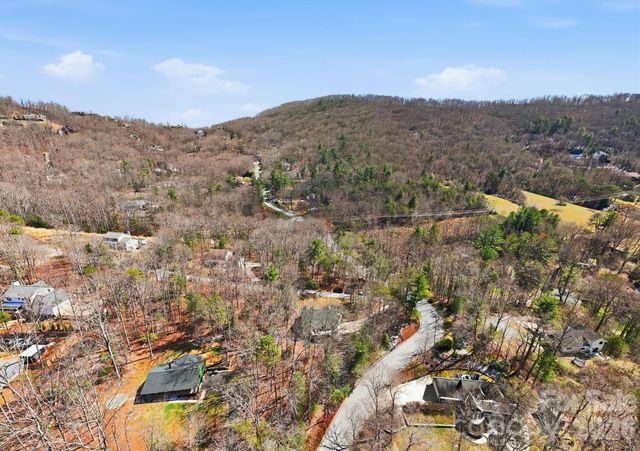 8 Fiver Lane, Asheville, NC 28803