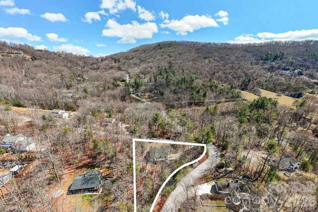 8 Fiver Lane, Asheville, NC 28803