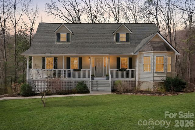 8 Fiver Lane, Asheville, NC 28803