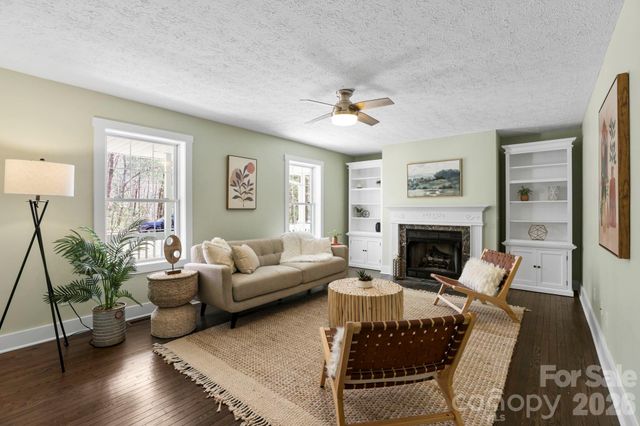 8 Fiver Lane, Asheville, NC 28803