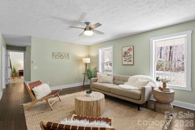 8 Fiver Lane, Asheville, NC 28803