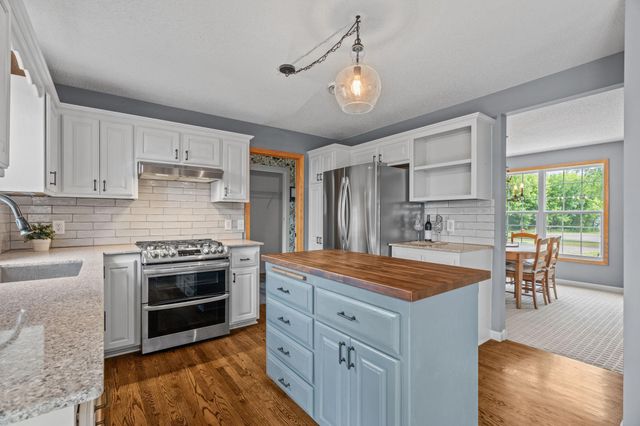 6528 210th Lane Court N, Forest Lake, MN 55025