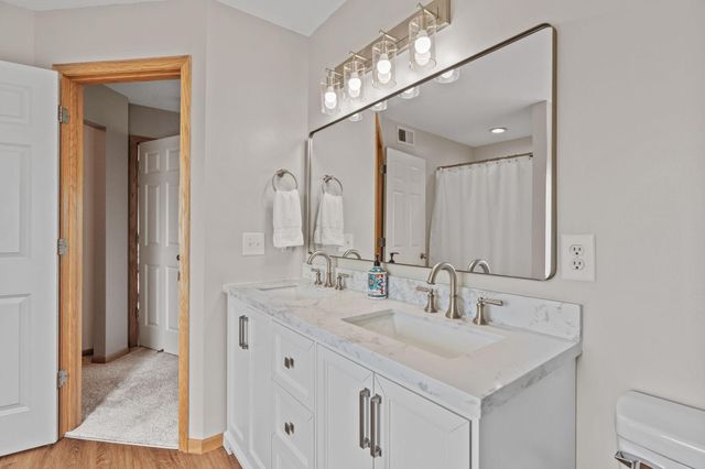 6528 210th Lane Court N, Forest Lake, MN 55025