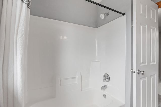 6528 210th Lane Court N, Forest Lake, MN 55025