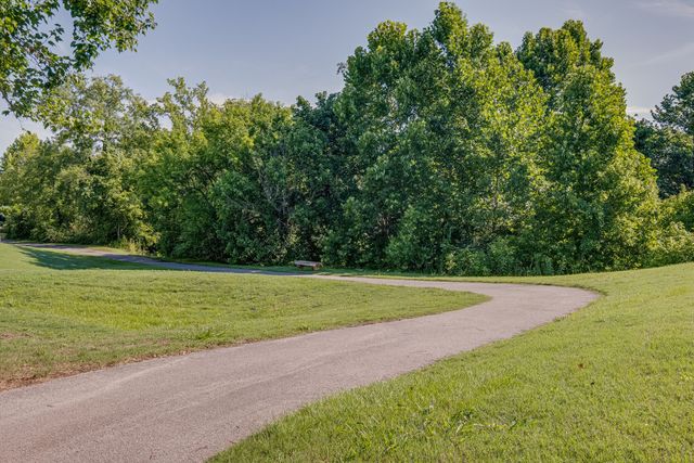 400 Owl Dr, Lebanon, TN 37087