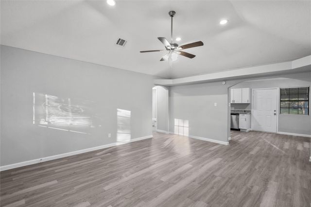 20575 Kings Road, New Caney, TX 77357