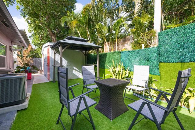 1425 NE 26th Drive 1-2, Wilton Manors, FL 33334