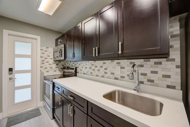 1425 NE 26th Drive 1-2, Wilton Manors, FL 33334