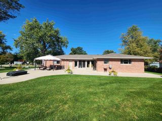 3141 Shillair Drive, Bay City, MI 48706