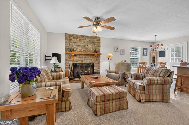 96 Creekside Drive, Mccaysville, GA 30555
