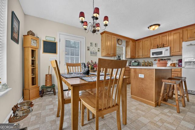96 Creekside Drive, Mccaysville, GA 30555