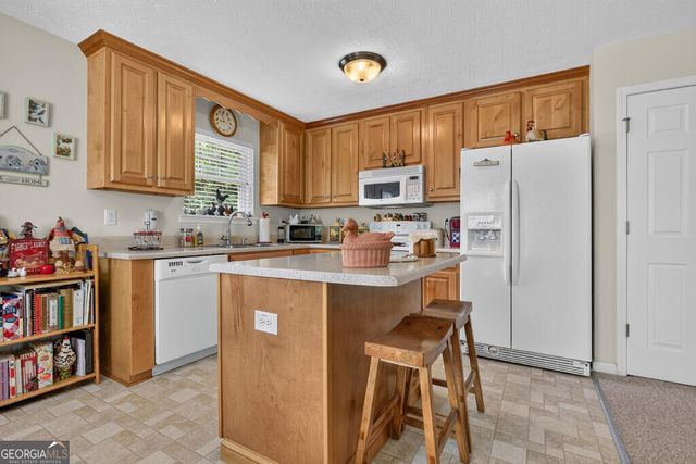 96 Creekside Drive, Mccaysville, GA 30555