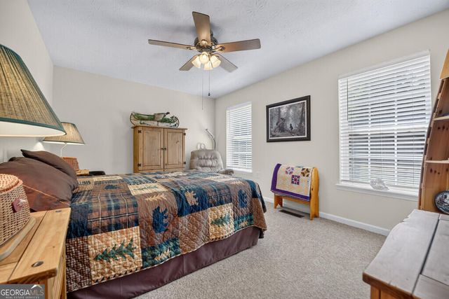 96 Creekside Drive, Mccaysville, GA 30555