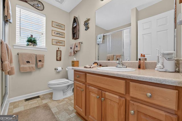 96 Creekside Drive, Mccaysville, GA 30555