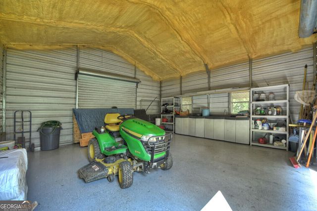 96 Creekside Drive, Mccaysville, GA 30555