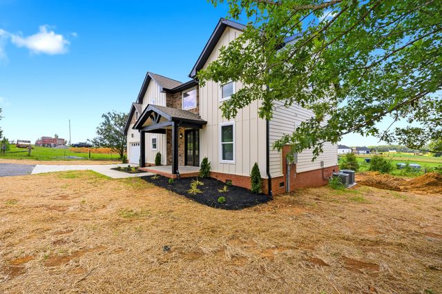 3305 Dobbins Pike, Portland, TN 37148
