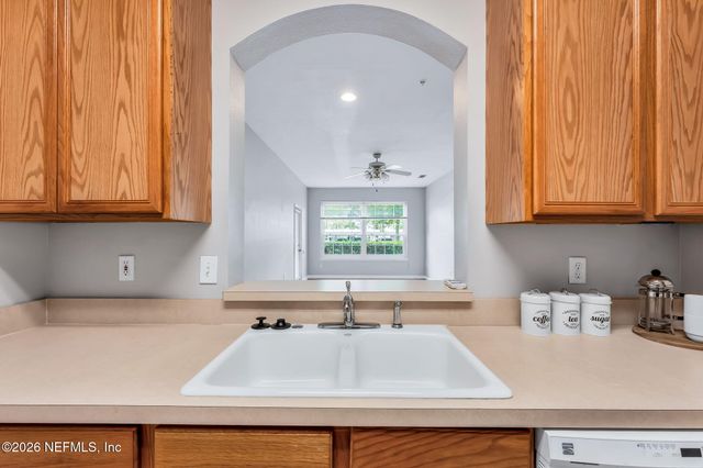7990 BAYMEADOWS Road E 520, Jacksonville, FL 32256