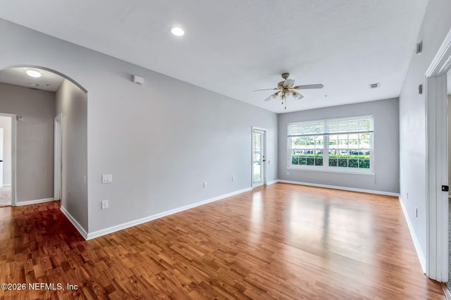 7990 BAYMEADOWS Road E 520, Jacksonville, FL 32256