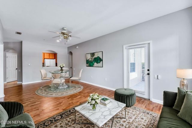 7990 BAYMEADOWS Road E 520, Jacksonville, FL 32256