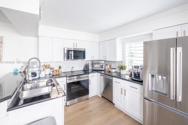 261 Navarre Ave B-1, Coral Gables, FL 33134