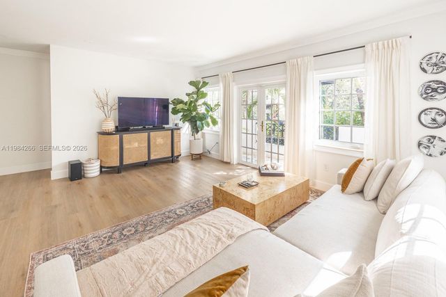 261 Navarre Ave B-1, Coral Gables, FL 33134