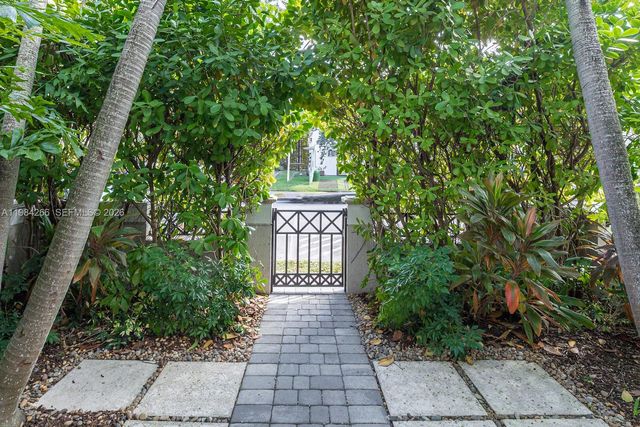 261 Navarre Ave B-1, Coral Gables, FL 33134