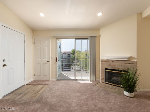 3318 North DECATUR Boulevard 2149, Las Vegas, NV 89130