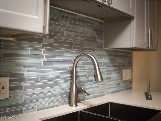 3318 North DECATUR Boulevard 2149, Las Vegas, NV 89130