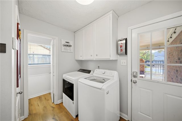 2105 Briar Oaks Drive, Bryan, TX 77802