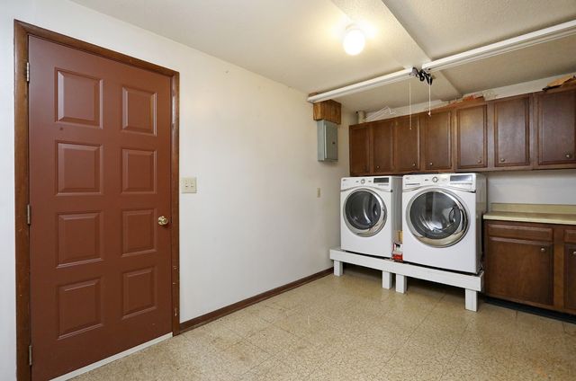 2390 Sand Road, Marshalltown, IA 50158