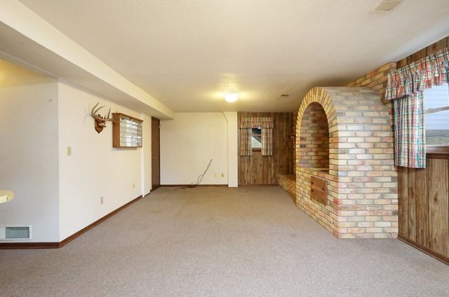 2390 Sand Road, Marshalltown, IA 50158