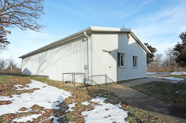 2390 Sand Road, Marshalltown, IA 50158