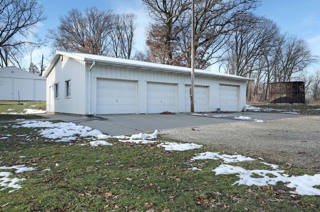 2390 Sand Road, Marshalltown, IA 50158