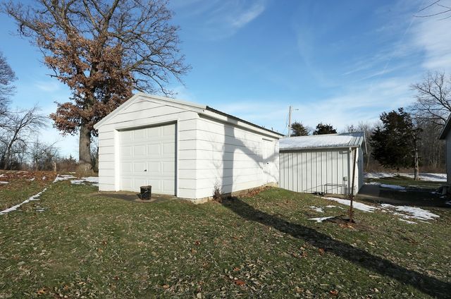 2390 Sand Road, Marshalltown, IA 50158