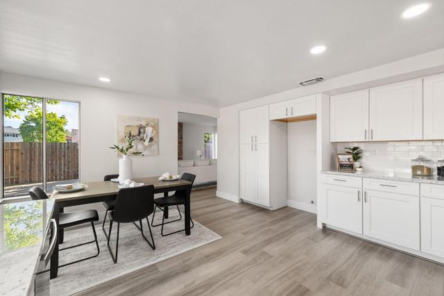 4925 Puma Way, Carmichael, CA 95608