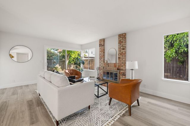 4925 Puma Way, Carmichael, CA 95608