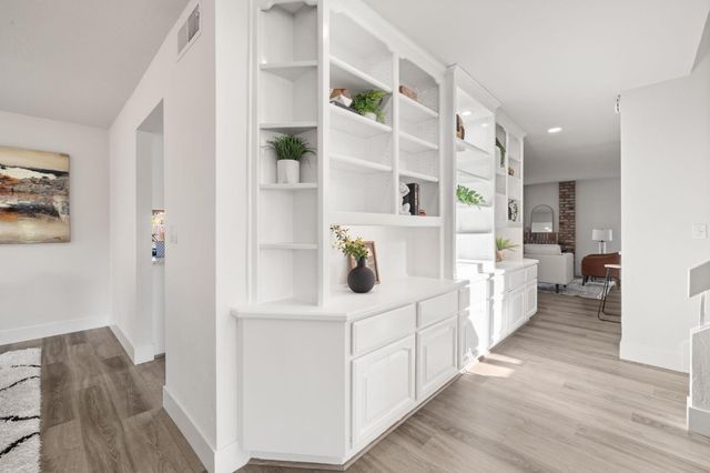 4925 Puma Way, Carmichael, CA 95608