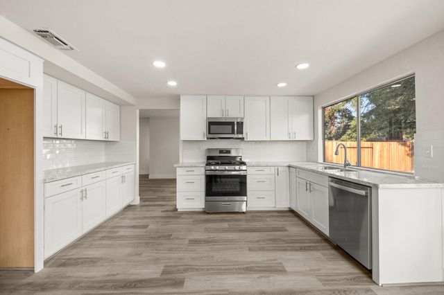 4925 Puma Way, Carmichael, CA 95608