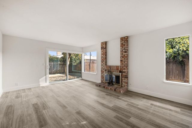 4925 Puma Way, Carmichael, CA 95608