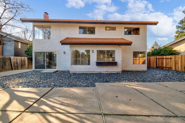 4925 Puma Way, Carmichael, CA 95608