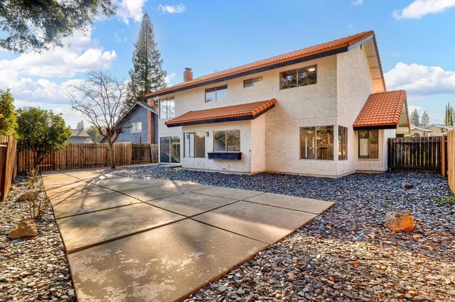 4925 Puma Way, Carmichael, CA 95608