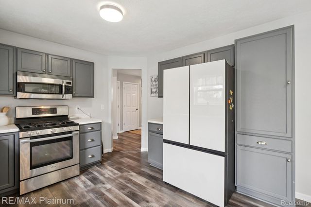 2570 Castle Rock Court, Oceola Township, MI 48843