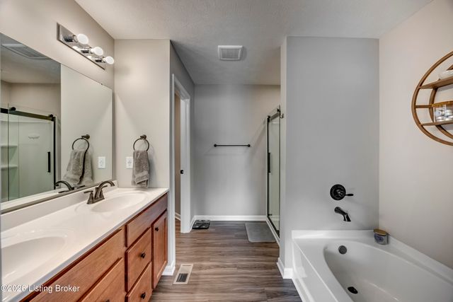 175 Strawberry Field Dr, Mt Washington, KY 40047