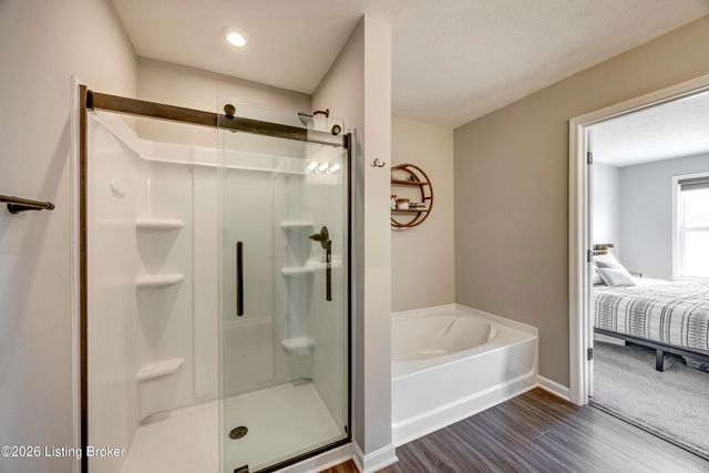 175 Strawberry Field Dr, Mt Washington, KY 40047