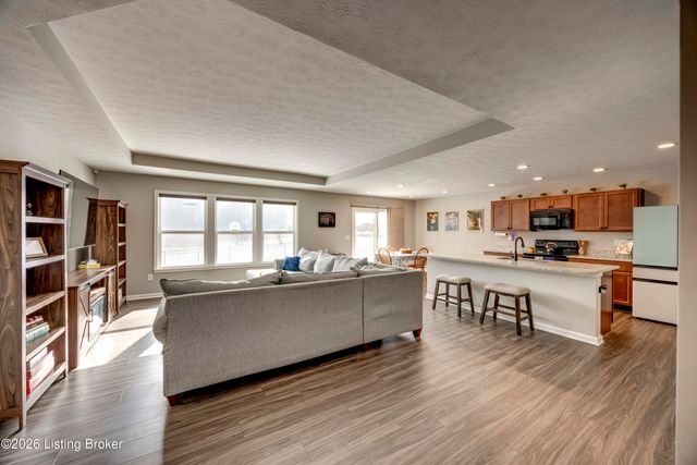 175 Strawberry Field Dr, Mt Washington, KY 40047