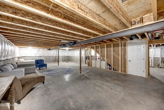 175 Strawberry Field Dr, Mt Washington, KY 40047