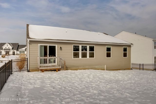 175 Strawberry Field Dr, Mt Washington, KY 40047